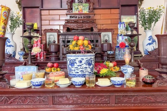 Cách sắp xếp bàn thờ gia tiên giúp thu hút tài lộc và bình an